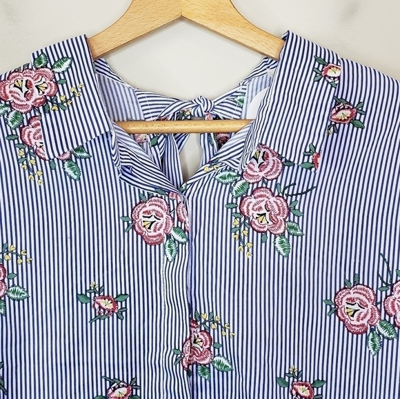 NWT Umgee | Striped Floral Button Front Shirt Size Small - Picture 3 of 6